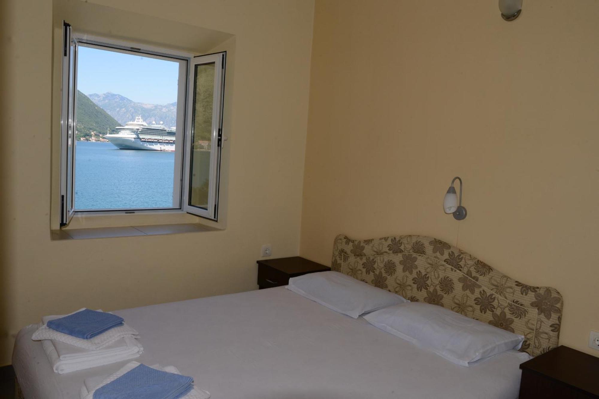 Apartments Ivanovic Kotor Luaran gambar